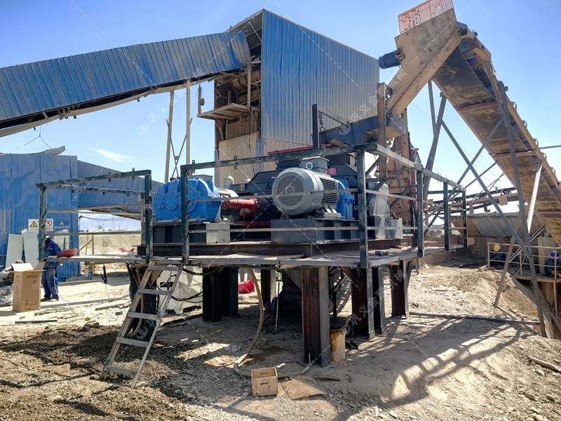 液壓對(duì)輥破碎機(jī)：破解 “堵塞、磨損、成品差” 三大難題